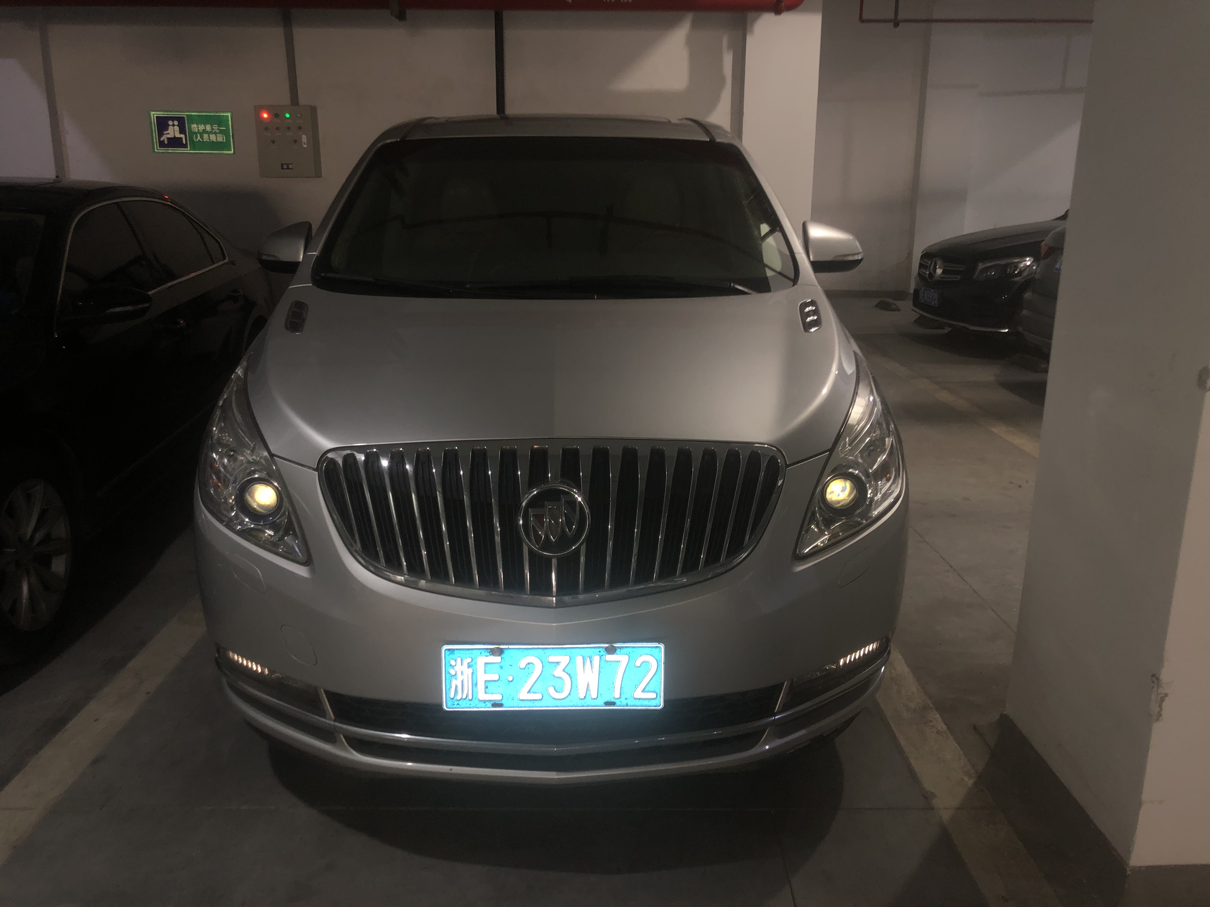 浙E23W72别克商务车