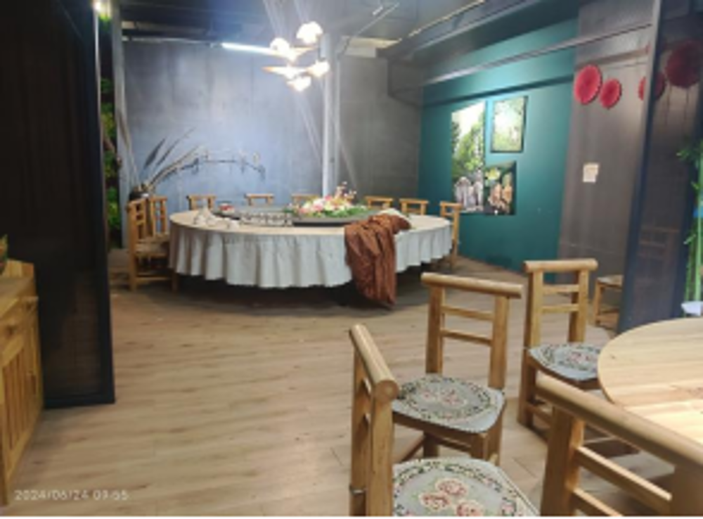 安吉商会大厦E座地下一层的峰景餐厅一批酒店用品（桌椅、餐具、厨房设备设施等）资产转让项目